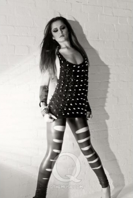 Cheryl_Q_Magazine_Shoot_2009_11.jpg