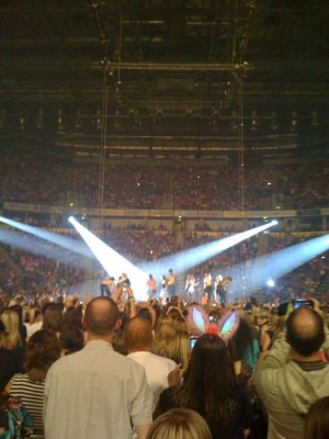 Out_of_Control_Tour_2009_-_Manchester_240409_12.jpg