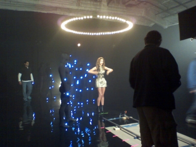 Cheryl_Cole_on_the_set_of_Heartbreaker_19_02_08_28929.jpg