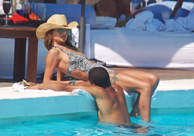Cheryl__Ashley_in_Marbella_26.JPG