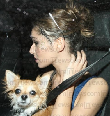 Cheryl__Nicola_In_brighton_140508_14.jpg