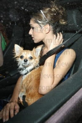 Cheryl__Nicola_In_brighton_140508_23.jpg