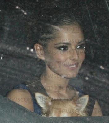 Cheryl__Nicola_In_brighton_140508_8.jpg