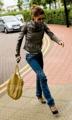 Cheryl_Cole_arrives_to_X_Factor_Rehersals_in_Cardiff_010708_3.jpg