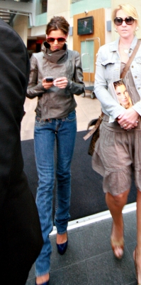 Cheryl_and_Ashley_leaving_the_Radisson_Hotel_seperately_010708_2.jpg