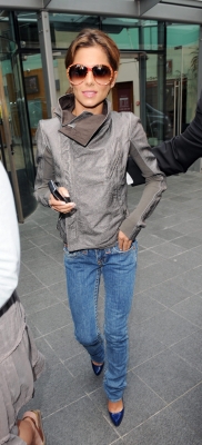 Cheryl_and_Ashley_leaving_the_Radisson_Hotel_seperately_010708_6.jpg