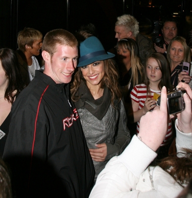 Cheryl_and_Kimberley_sign_autographs_Newcastle_240508_1.jpg