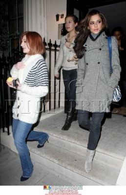 Cheryl_and_Nicola_leaving_a_London_Hotel_081208_3.jpg