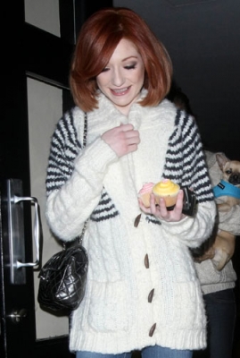 Girls_Aloud_leaving_a_London_Hotel_08_12_08_283429.jpg