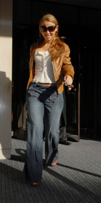 Cheryl_and_Sarah_arriving_at_Berkeley_Hotel_07_03_08_282829.jpg