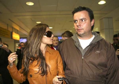 Cheryl_at_Heathrow_Airport_in_London_Uk_28022008_45.jpg