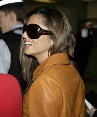 Cheryl_at_Heathrow_Airport_in_London_Uk_28022008_7.jpg