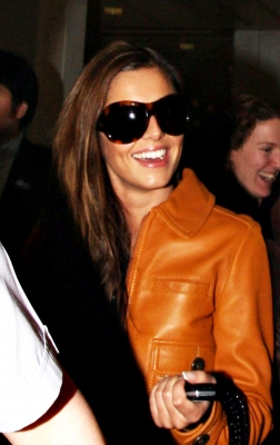 Cheryl_at_Heathrow_Airport_in_London_Uk_28022008_80.jpg