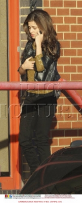 Cheryl_Cole_arrives_at_a_studio_for_rehearsals_with_Girls_Aloud_18_11_08_28429.jpeg