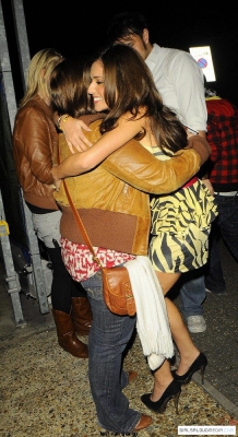 Cheryl_Cole_arriving_at_the_studios_in_Wembley_09_10_08_281629.jpg