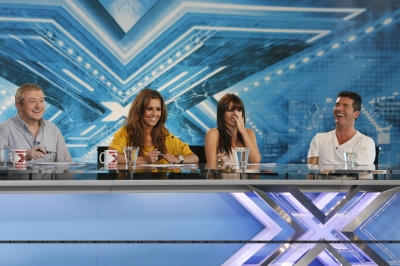 Cheryl_Cole_on_The_X_Factor_-_On_the_Set_Pictures_1.jpg