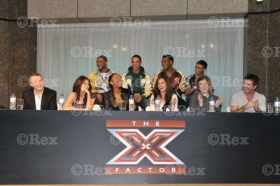 Cheryl_Cole_at_X_Factor_Final_Press_Conference_11_12_2008_13.jpg