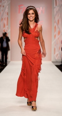 Cheryl_Cole_during_London_Fashion_Week_Catwalk_and_Backstage_17_09_08_44.jpg