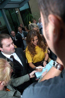 Cheryl_Cole_in_Manchester_290608_1.jpg