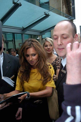 Cheryl_Cole_in_Manchester_290608_11.jpg