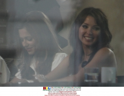 Cheryl_Cole_inside_the_X_Factor_Auditions_Cardiff_030708_7.jpg