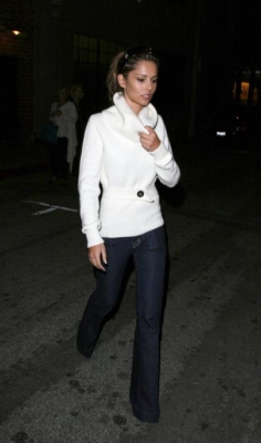 Cheryl_Cole_is_spotted_leaving_a_studio_in_Hollywood_170208_12.jpg