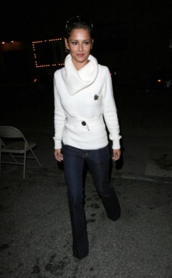 Cheryl_Cole_is_spotted_leaving_a_studio_in_Hollywood_170208_13.jpg