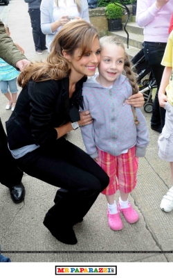 Cheryl_Cole_leaving_her_hotel_in_Glasgow_070708_4.jpg