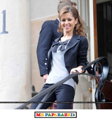 Cheryl_Cole_leaving_her_hotel_in_Glasgow_070708_7.jpg