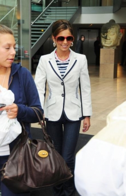 Cheryl_Cole_leaving_her_Manchester_hotel_280608_5.jpg