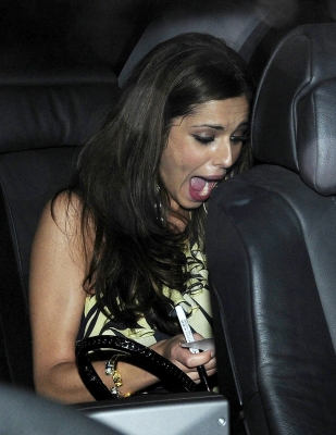 Cheryl_Cole_leaving_the_TV_studios2C_London_09_10_08_281129.jpg