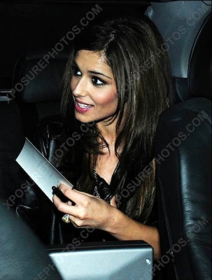 Cheryl_Cole_leaving_the_X_Factor_studios_after_rehearsals_161008_6.jpg