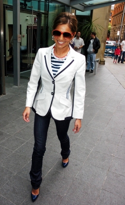 Cheryl_Cole_returning_to_her_Hotel_in_Manchester_280608_24.jpg