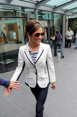 Cheryl_Cole_returning_to_her_Hotel_in_Manchester_280608_25.jpg