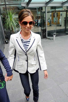 Cheryl_Cole_returning_to_her_Hotel_in_Manchester_280608_27.jpg