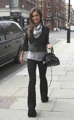 Cheryl_Cole_seen_out_in_London_14_03_08_3.jpg