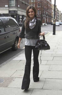 Cheryl_Cole_seen_out_in_London_14_03_08_4.jpg