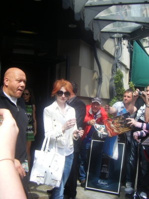 Cheryl2C_Nicola___Nadine_in_Newcastle_24-25_05_08_281629.jpg
