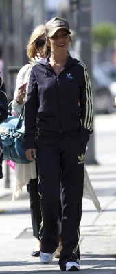 Cheryl_Walking_Down_Sunset_Blvd_-_February_17th_2008_21.jpg