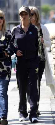 Cheryl_Walking_Down_Sunset_Blvd_-_February_17th_2008_24.jpg