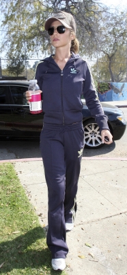 Cheryl_Walking_Down_Sunset_Blvd_-_February_17th_2008_30.jpg