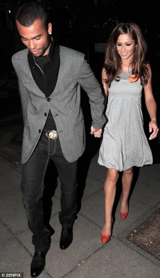 Cheryl2C_Ashley_and_Nicola_leaving_Wings_Restaurant2C_Manchester_30_06_08_287329.jpg