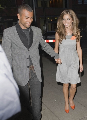 Cheryl_Ashley_and_Nicola_leaving_Wings_Restaurant_Manchester_300608_2.jpg