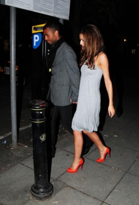 Cheryl_Ashley_and_Nicola_leaving_Wings_Restaurant_Manchester_300608_29.jpg