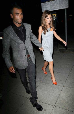 Cheryl_Ashley_and_Nicola_leaving_Wings_Restaurant_Manchester_300608_36.jpg