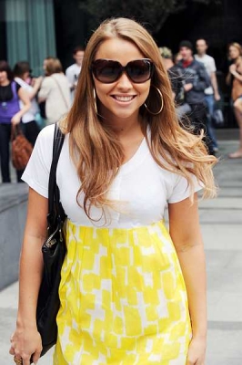 Cheryl2C_Kimberley_and_Nadine_leave_their_manchester_hotel_31_05_08_281729.jpg
