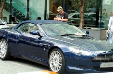 Cheryl2C_Kimberley_and_Nadine_leave_their_manchester_hotel_31_05_08_282329.jpg