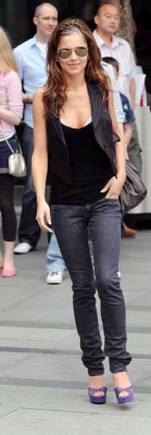 Cheryl_Kimberley_and_Nadine_leave_their_manchester_hotel_310508_7.jpg