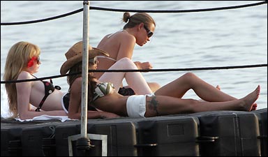 Cheryl_Kimberley_and_Nicola_in_Thailand_Feb_08_25.jpg