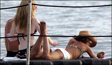Cheryl_Kimberley_and_Nicola_in_Thailand_Feb_08_27.jpg